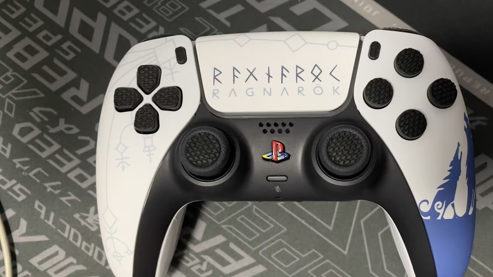 PlayStation DualSense Wireless Controller – God of War Ragnarök Limited Edition